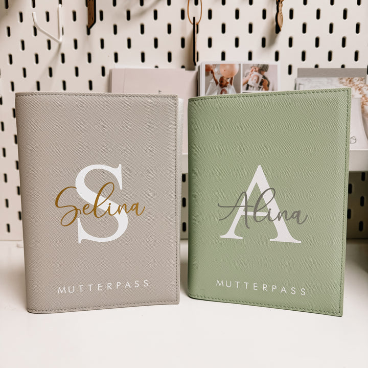 Mutterpasshülle NAME + INITIAL