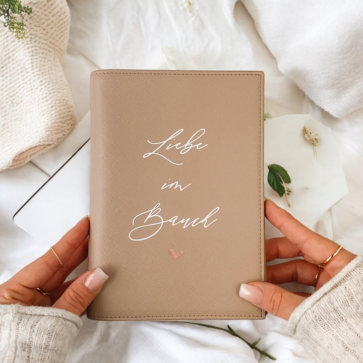 Mutterpasshülle LIEBE IM BAUCH (individuell)