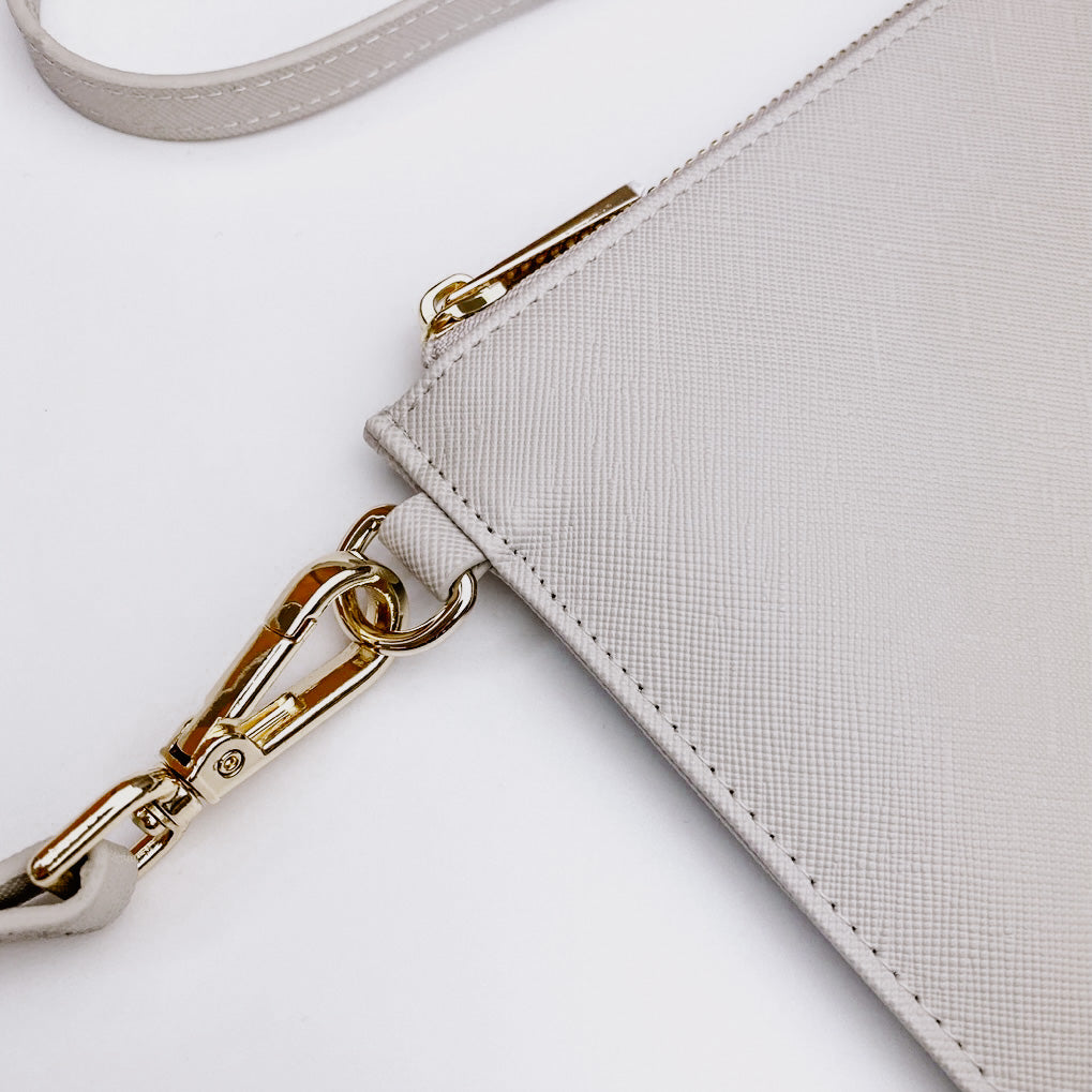 NobleDeer® Premium Umhänge- & Clutch-Tasche INITIALEN (personalisiert)