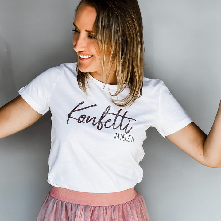 Damen T-Shirt regulär KONFETTI IM HERZEN (individuell)