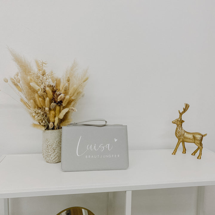 Clutch NAME + GROSSER TITEL (personalisiert)