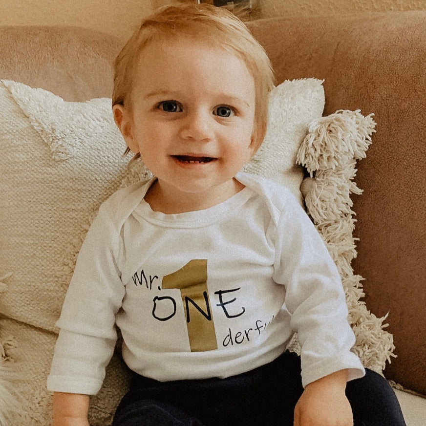 Baby-Body langarm MR. ONEDERFUL (individuell) | 1. GEBURTSTAG | ZAHL
