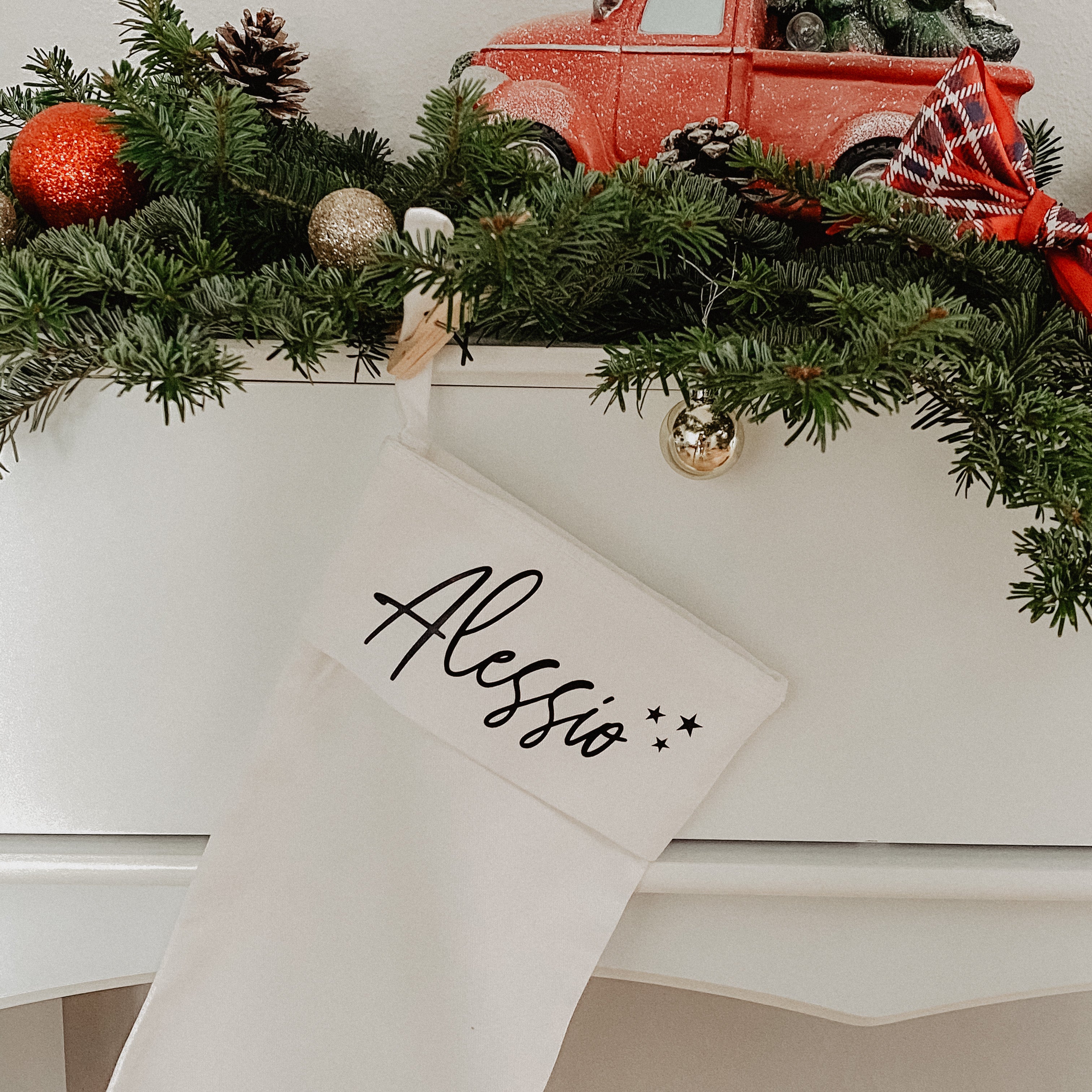 45 Stück Weihnachtsstrumpf-Ausschnitte – 9 Designs, 15x9 Cm, Mit Klebepunkten Für Deko
