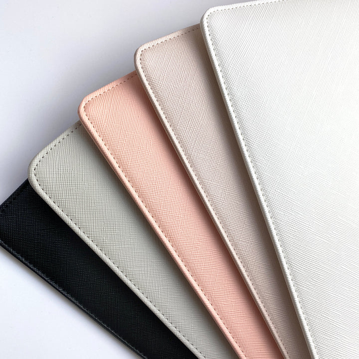 NobleDeer® Premium Umhänge- & Clutch-Tasche MRS + WUNSCHNAME (personalisiert)