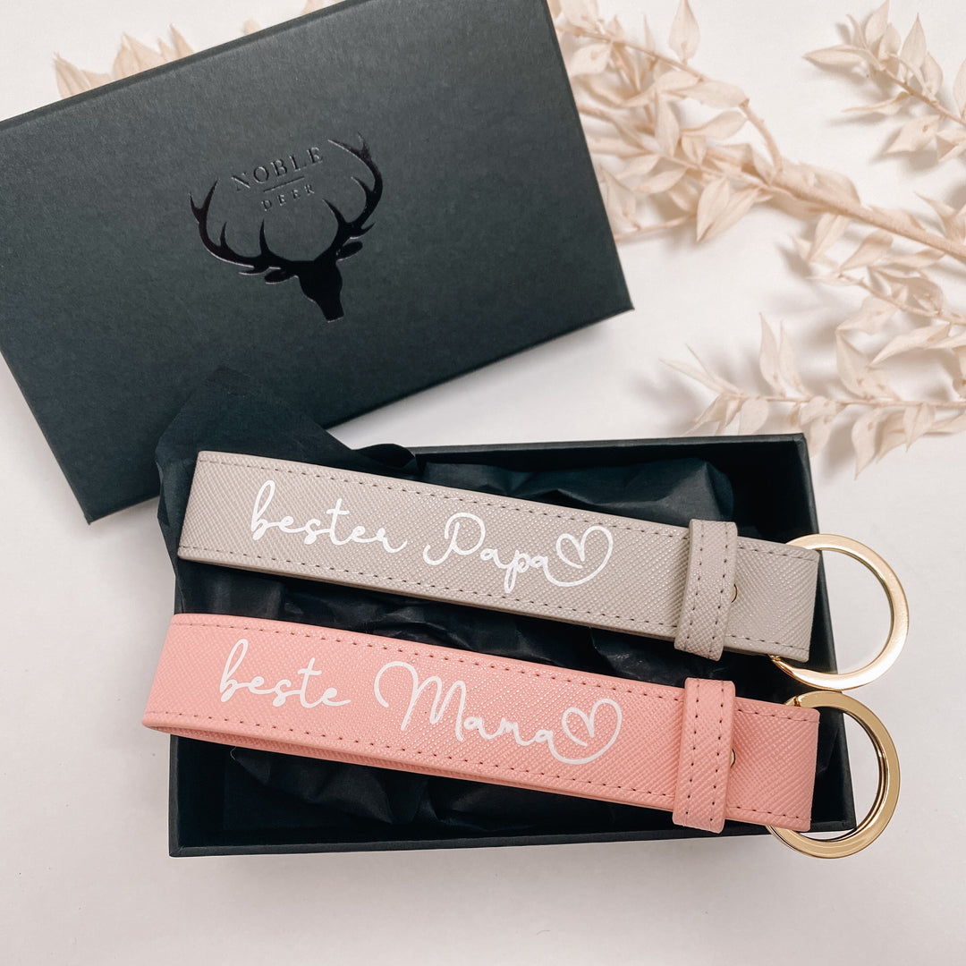 NobleDeer® Premium Schlüsselanhänger BESTE/R + WUNSCHNAME (personalisiert)