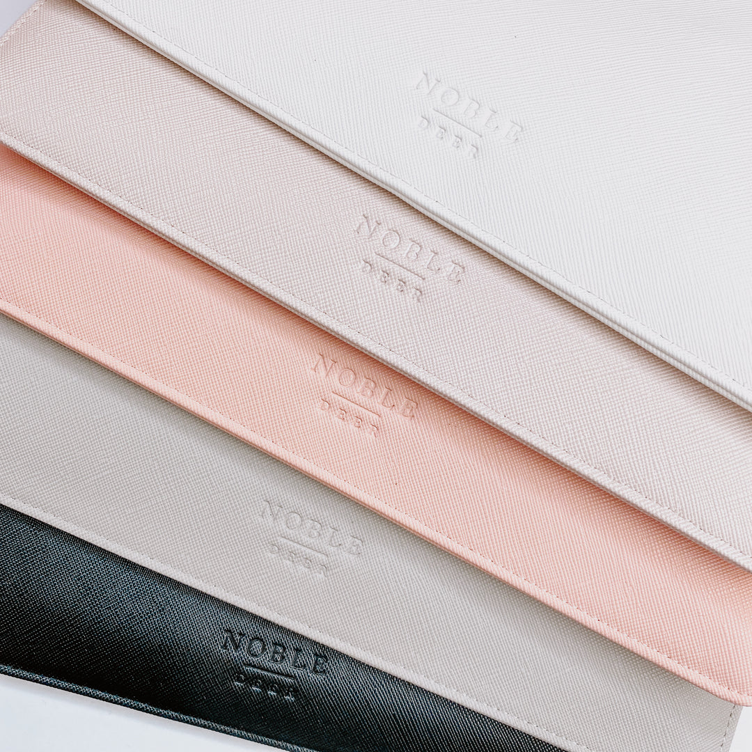 NobleDeer® Premium Clutch INITIALEN (personalisiert)