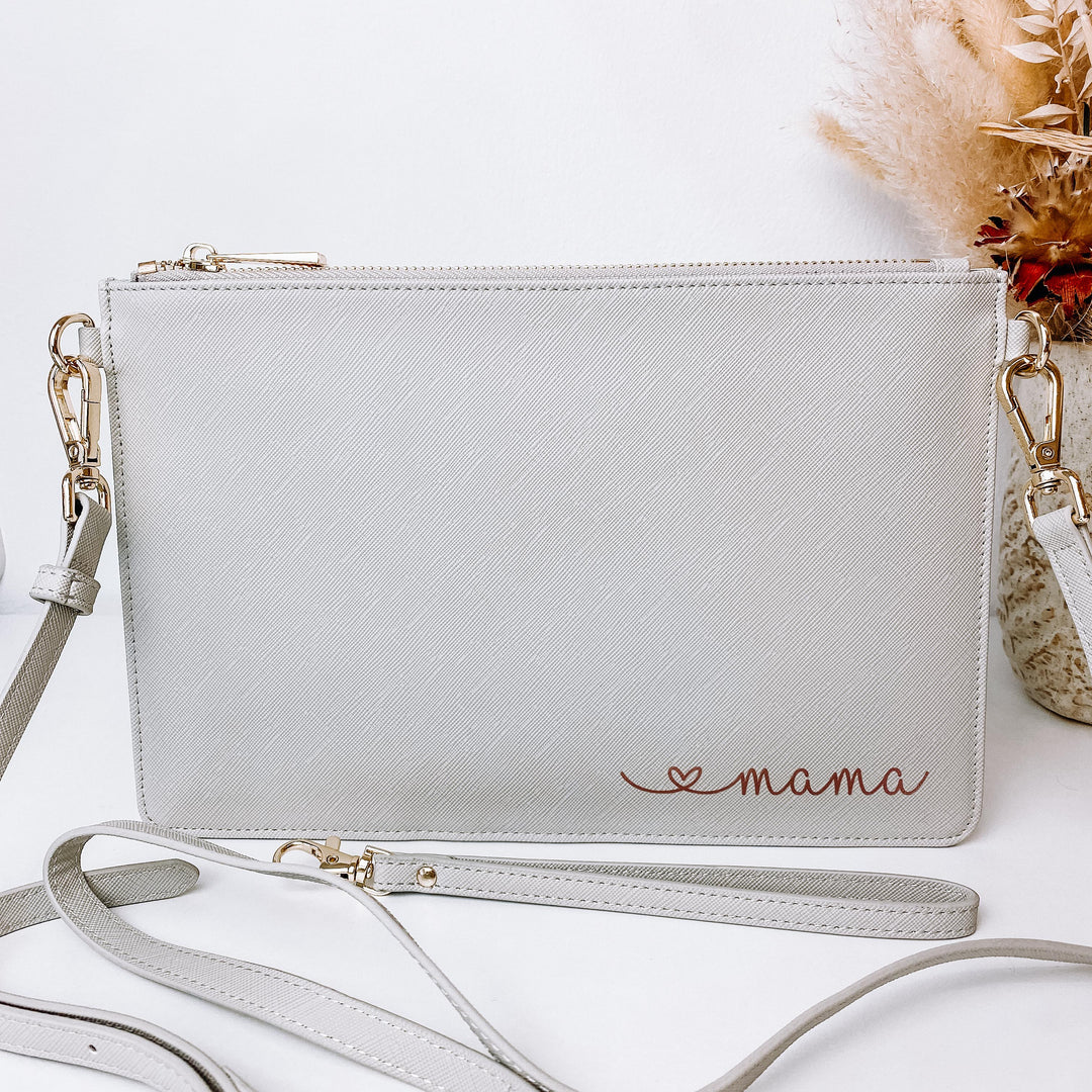 NobleDeer® Premium Umhänge- & Clutch-Tasche WUNSCHNAME "Herzchenschrift" (personalisiert)