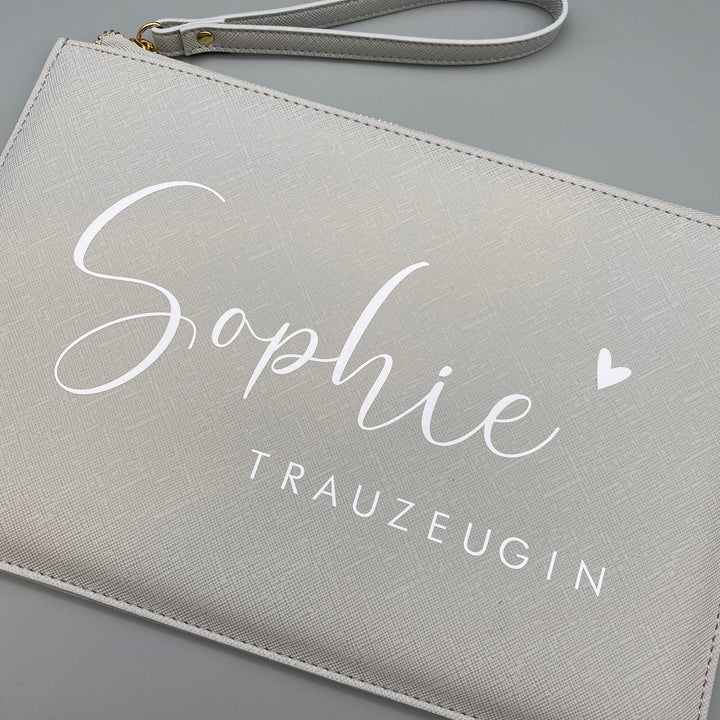 Clutch NAME + GROSSER TITEL (personalisiert)
