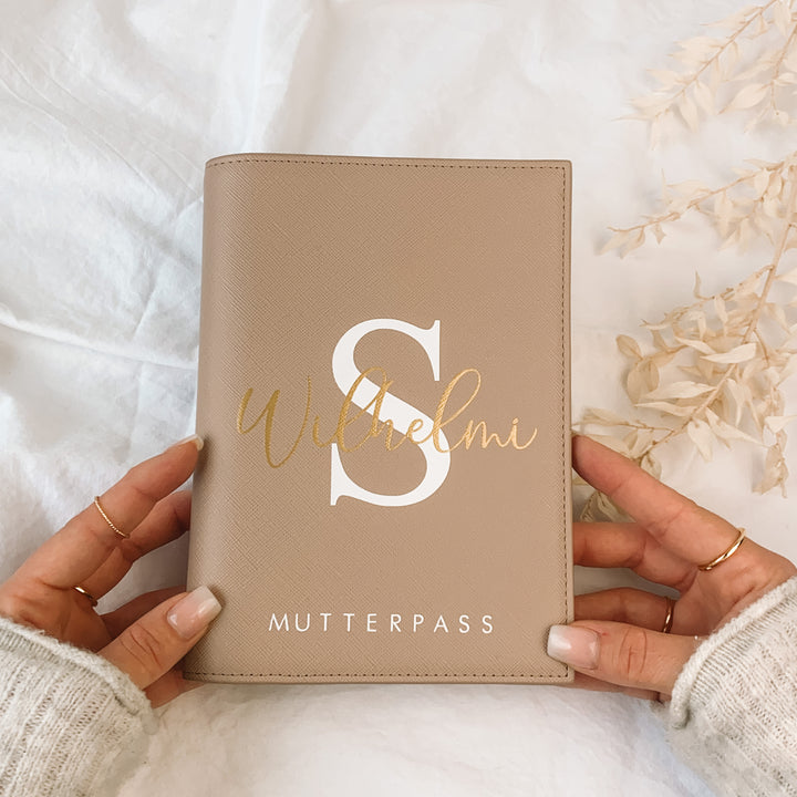 Mutterpasshülle NAME + INITIAL