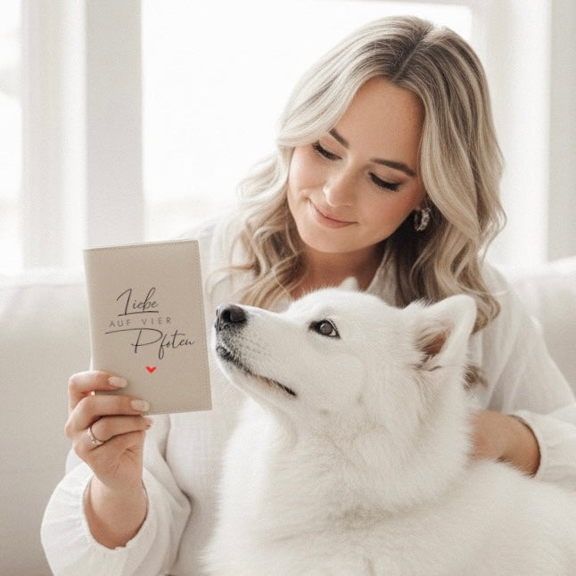 EU-Heimtierausweis & Impfpass Hülle LIEBE AUF PFOTEN (individuell)