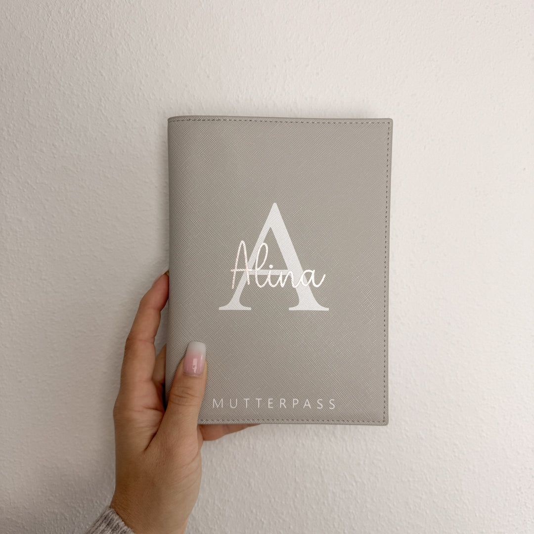Mutterpasshülle NAME + INITIAL