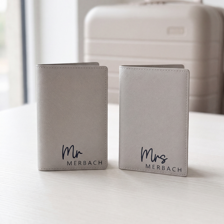 Reisepasshülle MRS / MR + NAME rechtsbündig