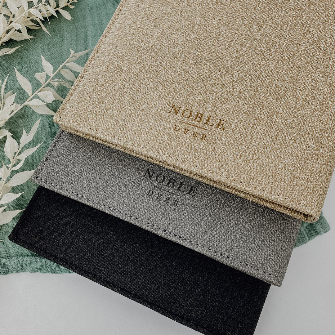 NobleDeer® Premium Stammbuch ZWEI HERZEN (personalisiert)