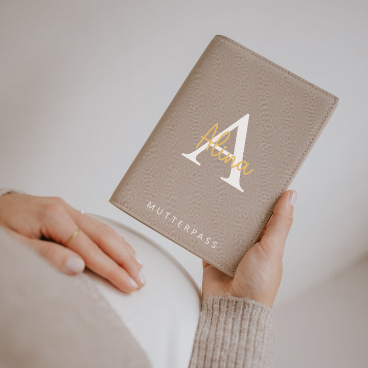 Mutterpasshülle NAME + INITIAL