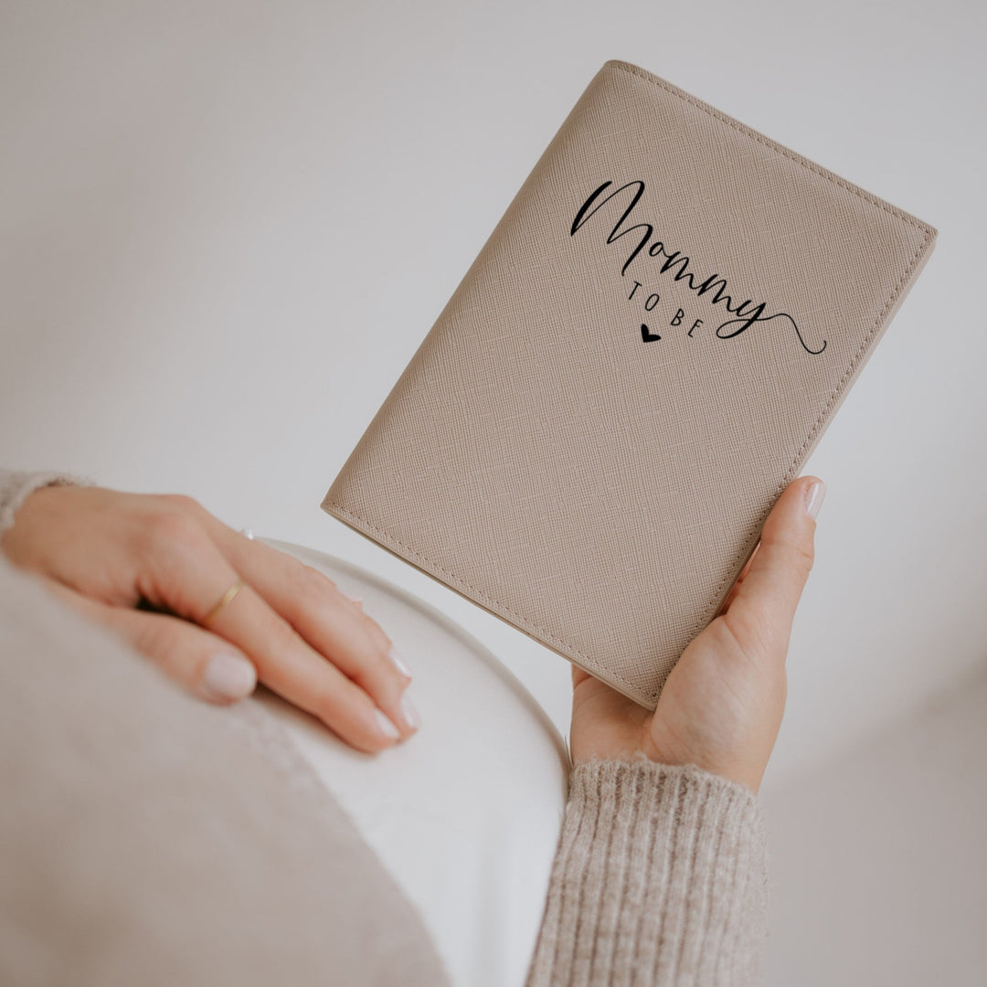 Mutterpasshülle MOMMY TO BE (individuell)