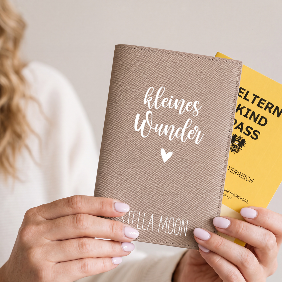 Mutter-Kind-Pass Hülle KLEINES WUNDER personalisiert mit Namen