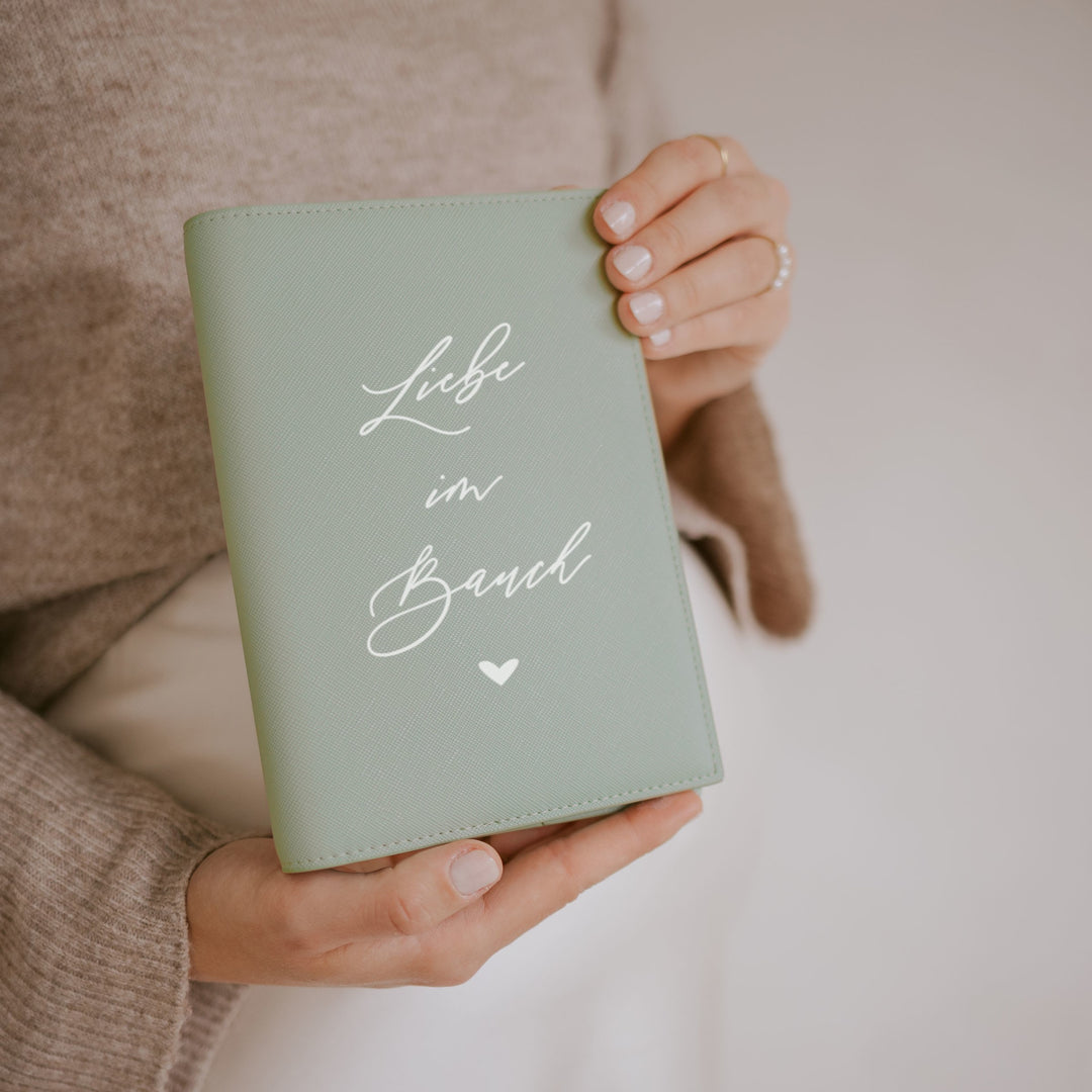 Mutterpasshülle LIEBE IM BAUCH (individuell)