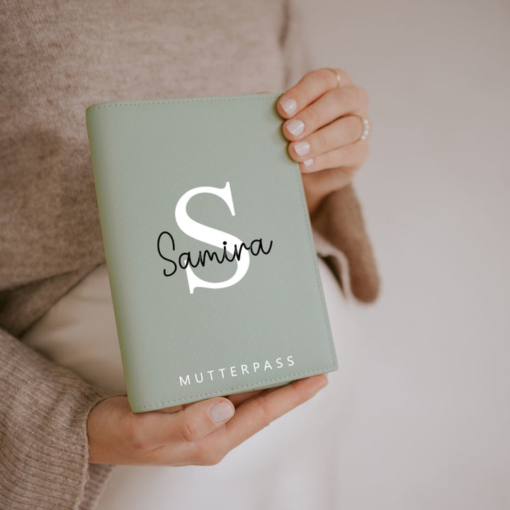 Mutterpasshülle NAME + INITIAL