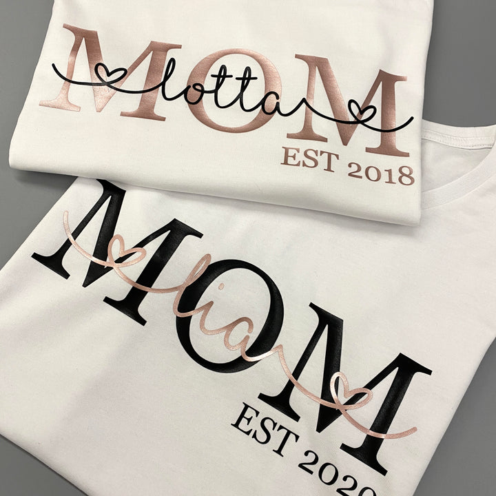 Damen T-Shirt leger MOM EST (personalisiert)
