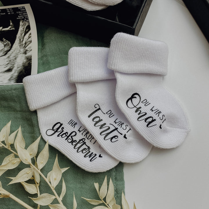 Baby-Socken SCHWANGERSCHAFTSVERKÜNDUNG (personalisiert)