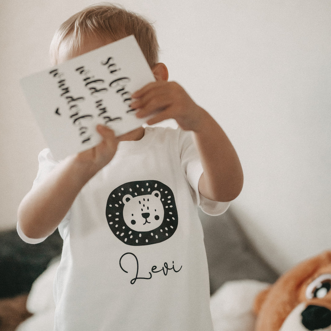 Baby-Shirt LÖWENKOPF + WUNSCHNAME (personalisiert)