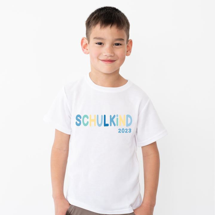 Kinder T-Shirt SCHULKIND bunt inkl. Jahreszahl (personalisiert)