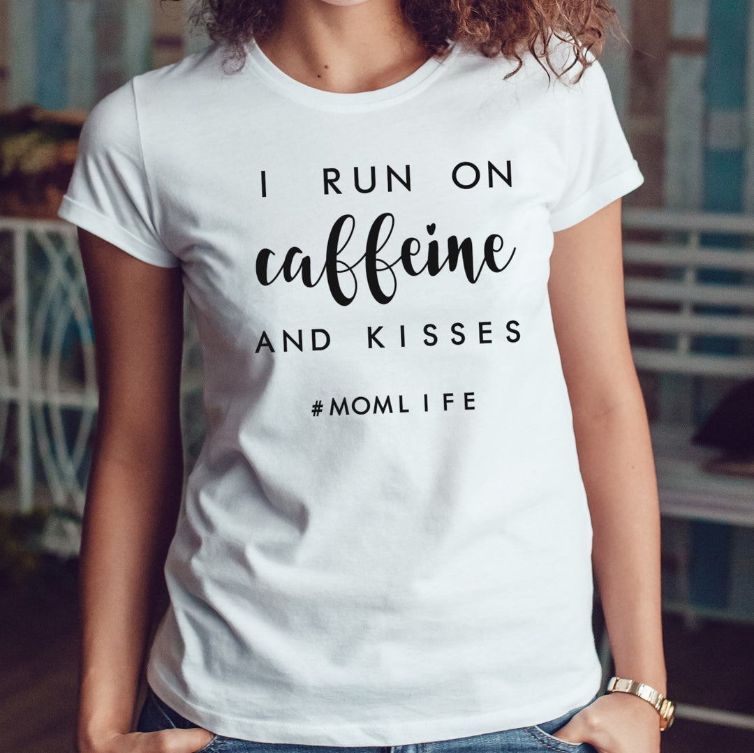 Damen T-Shirt regulär RUN ON CAFFEINE (individuell)
